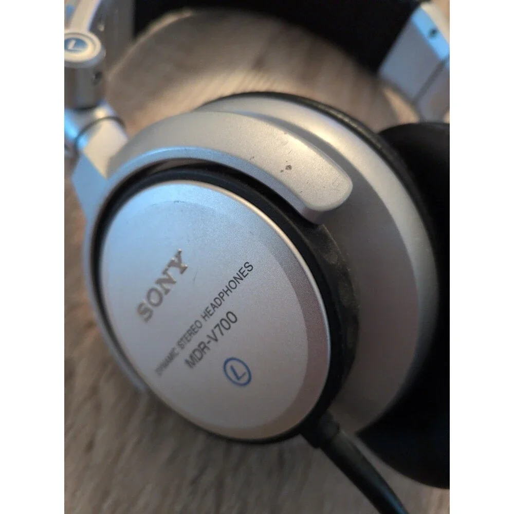 Sony MDR V700 Professional DJ Headphones Silver w/ 1/4” Plug Adapter